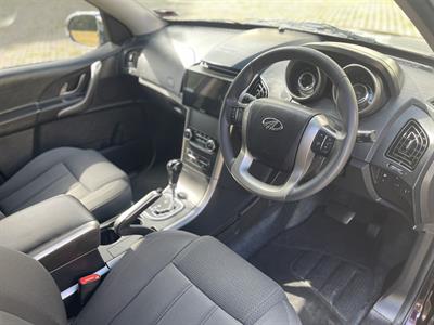 2021 Mahindra XUV500 - Thumbnail