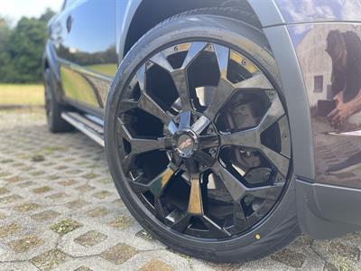 2021 Mahindra XUV500 - Thumbnail