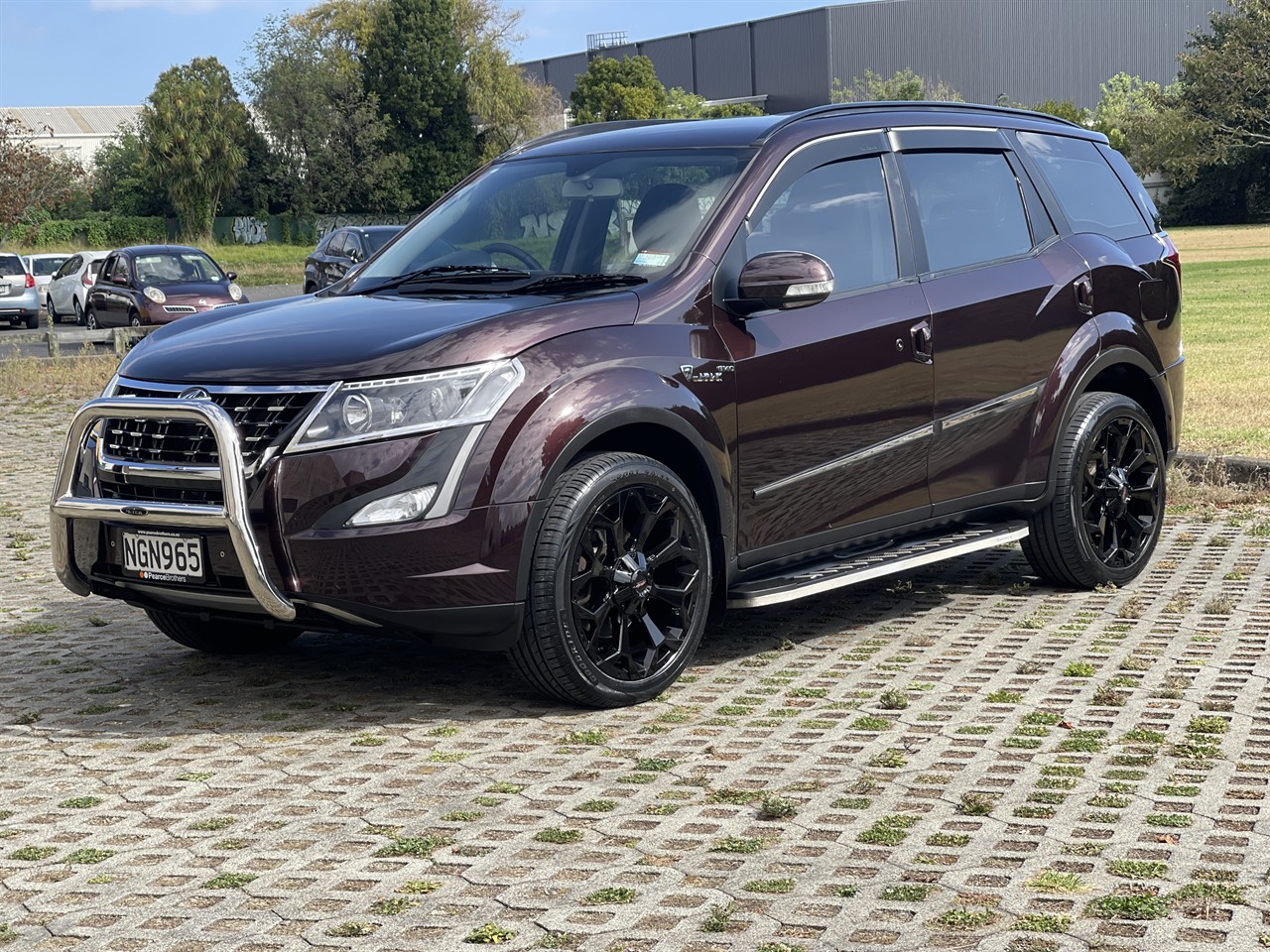 2021 Mahindra XUV500