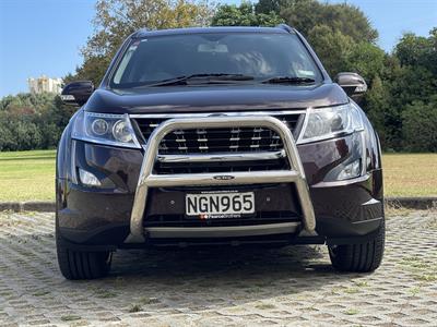 2021 Mahindra XUV500 - Thumbnail