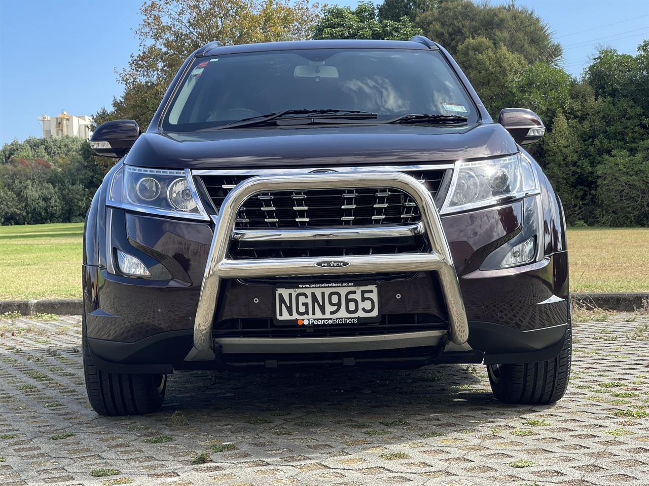 2021 Mahindra XUV500