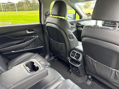 2020 Hyundai SANTA FE - Thumbnail