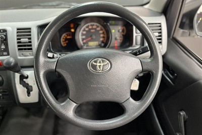 2011 Toyota Hiace - Thumbnail