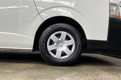 2011 Toyota Hiace - Thumbnail