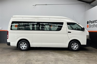 2011 Toyota Hiace - Thumbnail
