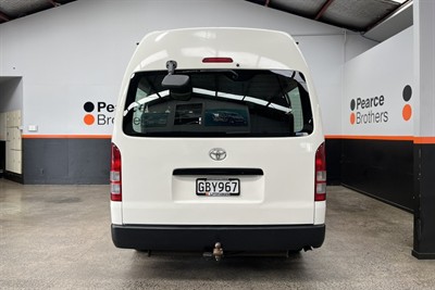 2011 Toyota Hiace - Thumbnail
