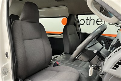 2011 Toyota Hiace - Thumbnail