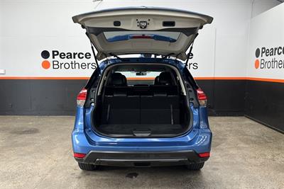 2017 Nissan X-Trail - Thumbnail