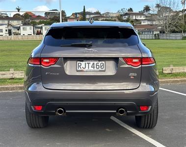 2017 Jaguar F-Pace - Thumbnail