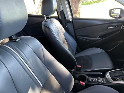 2021 Mazda 2 - Thumbnail