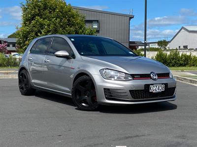 2016 Volkswagen Golf - Thumbnail