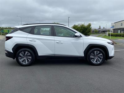 2022 Hyundai TUCSON - Thumbnail
