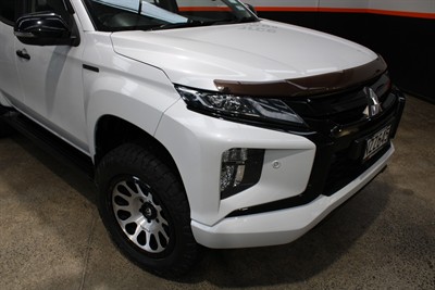 2022 Mitsubishi Triton - Thumbnail