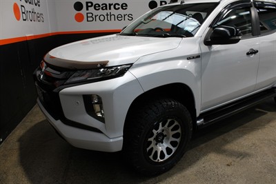 2022 Mitsubishi Triton - Thumbnail