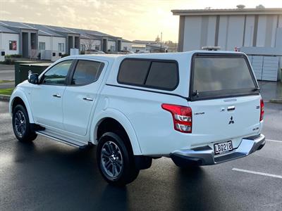 2017 Mitsubishi Triton - Thumbnail