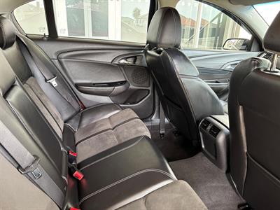 2015 Holden Commodore - Thumbnail