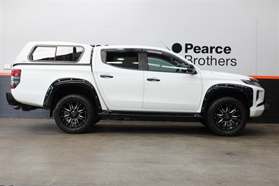 2020 Mitsubishi Triton - Thumbnail