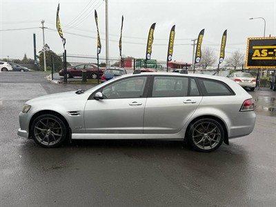 2009 Holden COMMODORE - Thumbnail