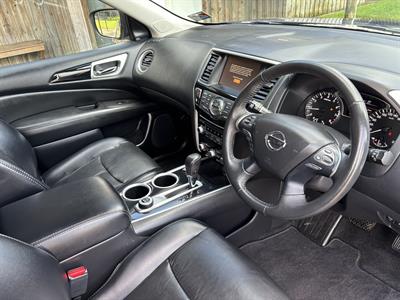 2019 Nissan Pathfinder - Thumbnail