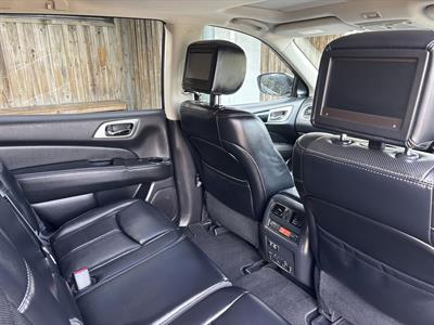 2019 Nissan Pathfinder - Thumbnail