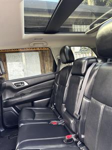 2019 Nissan Pathfinder - Thumbnail