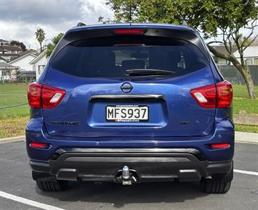 2019 Nissan Pathfinder - Thumbnail