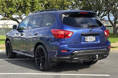 2019 Nissan Pathfinder - Thumbnail