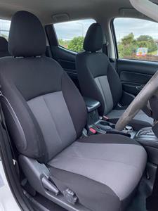 2021 Mitsubishi Triton - Thumbnail