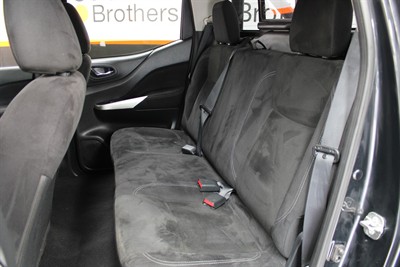 2017 Nissan Navara - Thumbnail