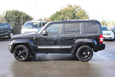 2011 Jeep CHEROKEE - Thumbnail
