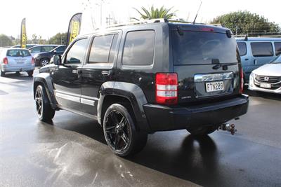 2011 Jeep CHEROKEE - Thumbnail