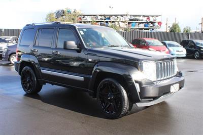 2011 Jeep CHEROKEE - Thumbnail