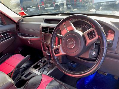 2011 Jeep CHEROKEE - Thumbnail