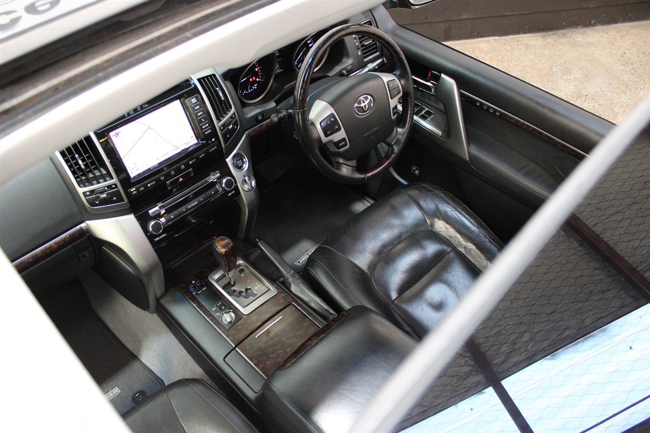 2012 Toyota Land Cruiser