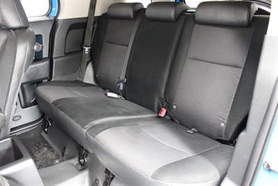 2011 Toyota FJ CRUISER - Thumbnail