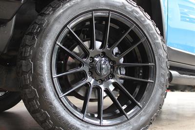 2011 Toyota FJ CRUISER - Thumbnail