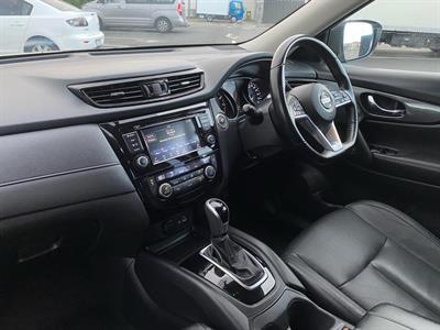 2022 Nissan X-Trail - Thumbnail