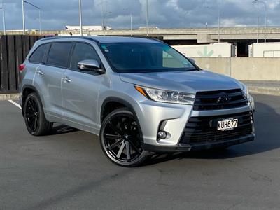2017 Toyota Highlander - Thumbnail