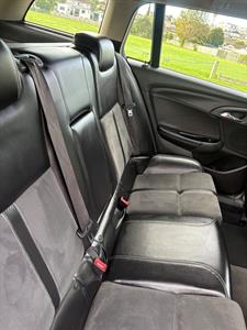 2016 Holden Commodore - Thumbnail