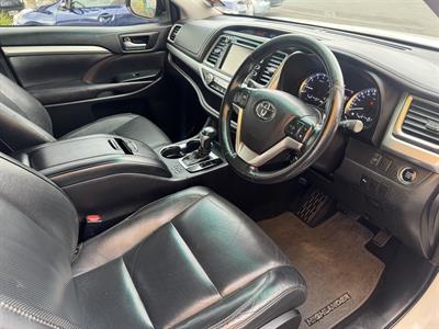 2017 Toyota Highlander - Thumbnail
