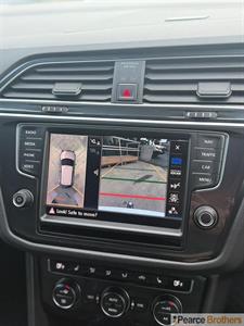 2017 Volkswagen Tiguan - Thumbnail