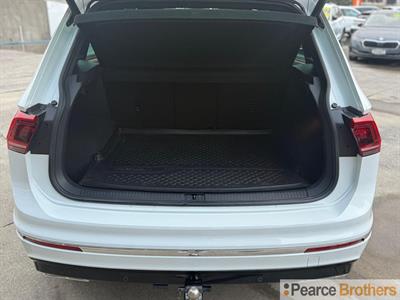 2017 Volkswagen Tiguan - Thumbnail