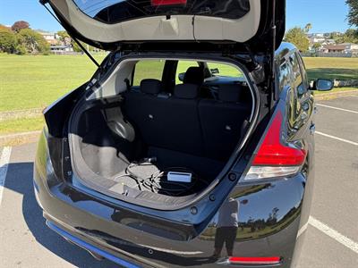 2017 Nissan Leaf - Thumbnail