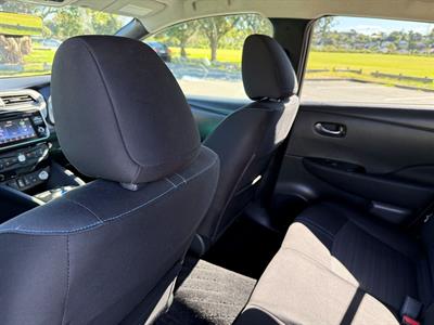 2017 Nissan Leaf - Thumbnail