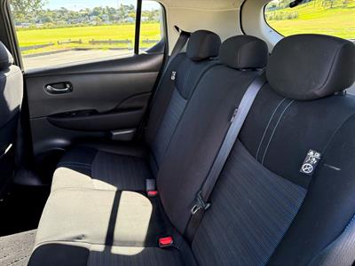 2017 Nissan Leaf - Thumbnail