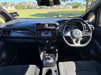 2017 Nissan Leaf - Thumbnail