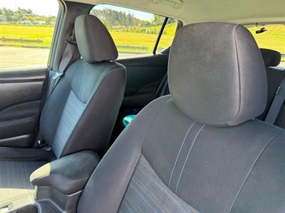 2017 Nissan Leaf - Thumbnail