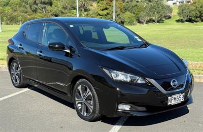 2017 Nissan Leaf - Thumbnail