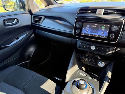 2017 Nissan Leaf - Thumbnail