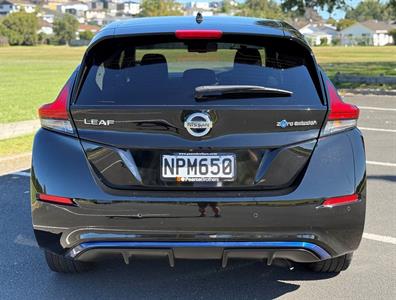 2017 Nissan Leaf - Thumbnail